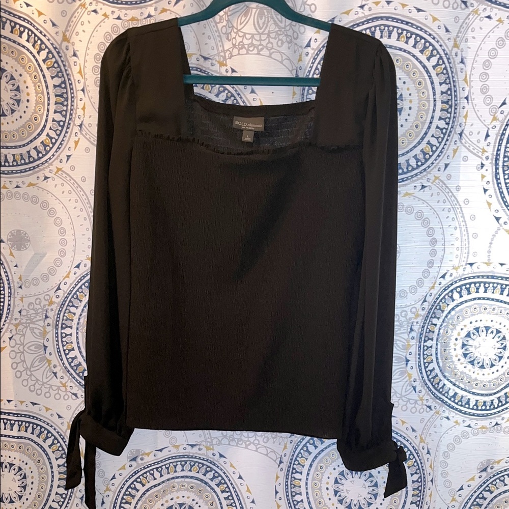 Bold Elements Shirred Chiffon Long Sleeves Blouse
